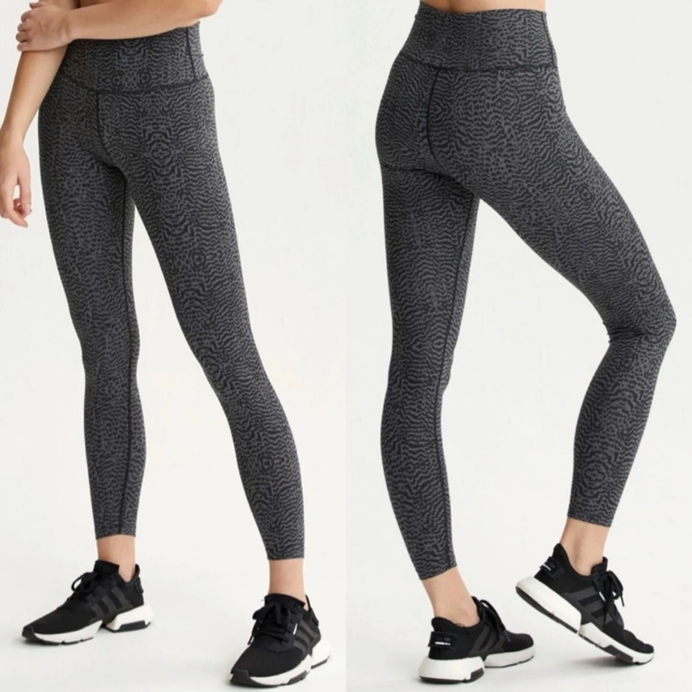 Varley Luna 7/8 Leggings Nocturnal Feathers Black Gray Animal Print Medium